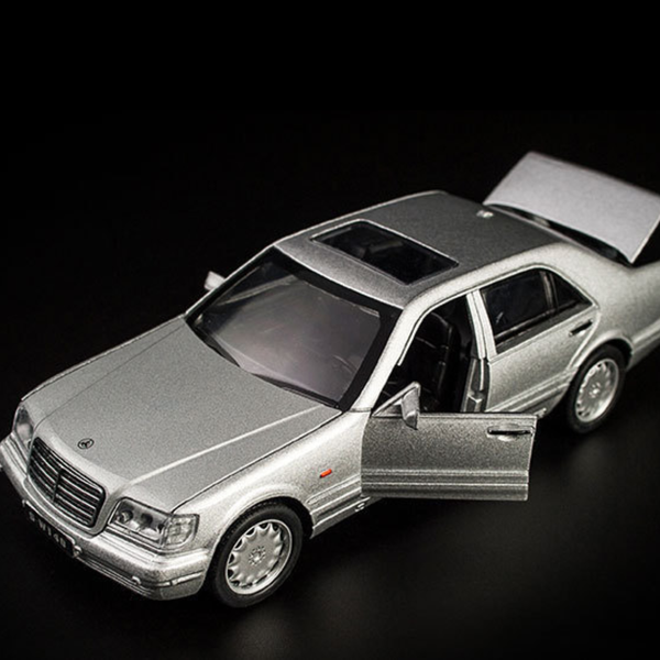 Mercedes-Benz W140 срібний масштаб 1:32 32014 фото