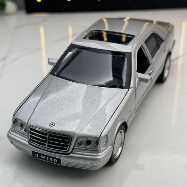 Mercedes-Benz W140 срібний масштаб 1:32 32014 фото