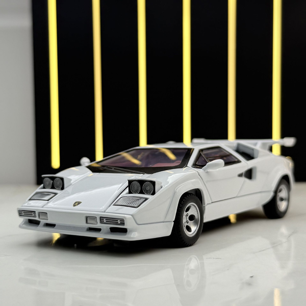 Lamborghini Countach 1989 белая масштаб 1:32  M-LAM фото